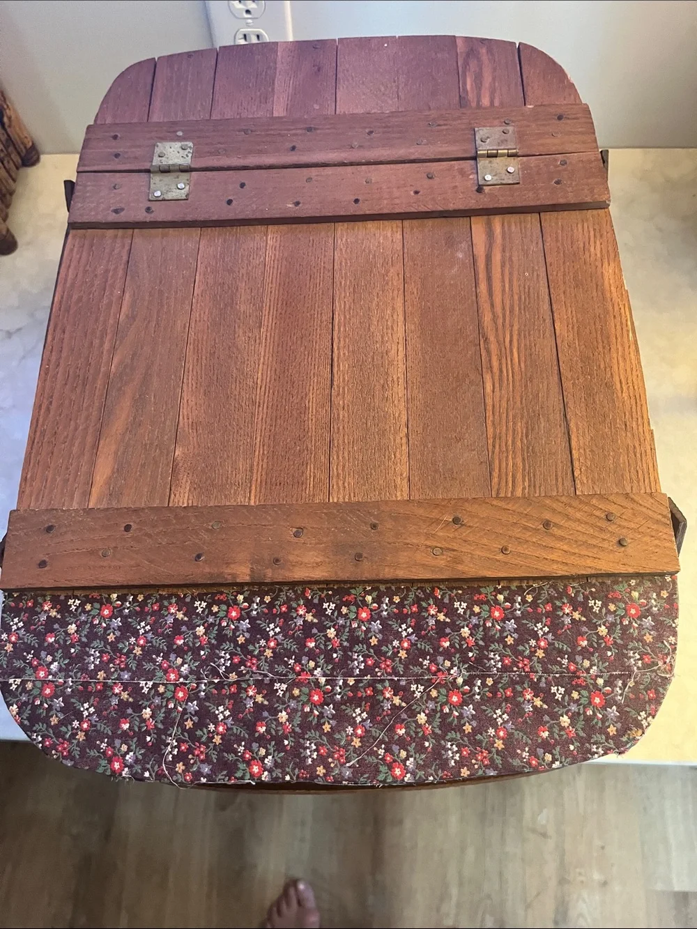 Vintage Basketville Large  Woven Wood Picnic Basket Home Decor